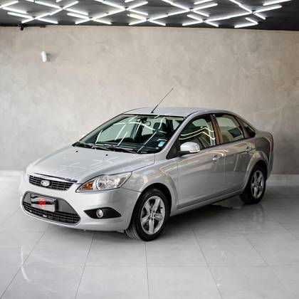 FORD FOCUS 2.0 GLX SEDAN 16V FLEX 4P AUTOMÁTICO FORD FOCUS 2.0 GLX SEDAN 16V FLEX 4P AUTOMÁTICO